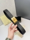 万～宝龙 Mont～Blanc 自动平滑扣腰带是奢侈品牌万宝龙的经典配饰之一，以其精致的设计、高品质的材料和卓越的工艺著称。万宝龙腰带通常适合商务、正式场合或日