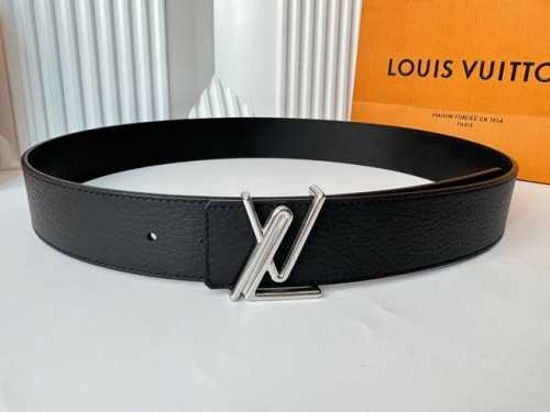 Lois Vuitton 路易威登 男士腰带 原厂荔枝纹 黑色小牛皮平纹底，真空电镀钯金光面扣，双面可用 简约时尚 奢华有内涵 值得拥有！宽度4.0Cm