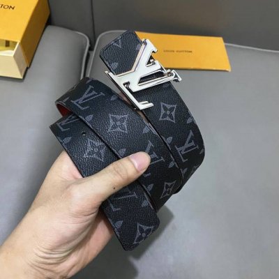 L0Uis Vuitt0N 專櫃最新升級版本 寬度40毫米 精湛工藝定制帆布面料襯托進口小牛皮彩色底 搭配精鋼字母搭扣 雙面用 經典百搭款！