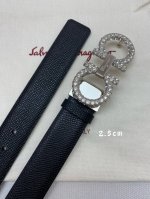 Ferragamo 25Mm金属Gancio双扣，女士双面牛皮，质感十足 独特复古风格 时髦中带着随性和酷感 .支持芯片扫码