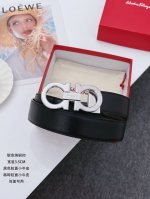 特 Ferragamo.菲拉格慕 全套包装 宽度3.5Cm 高级定制款男士皮带 双面进口牛皮 可双面使用 自行选择搭配 真材实料 很有质感 时尚经典不失风范 搭