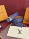 Lv Dimension Monogram Heritage 40毫米可翻转皮带证明，最难以忘怀的奢华时刻往往显得朴素。涂层的帆布表带展示出标志性的图案设计，与