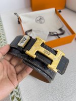 品名： 爱玛仕.Hermes腰带 皮带 原单 型号：挂扣，经典纯钢材质扣头，双面头层牛皮，图片实物拍摄 材料：双面头层牛皮，挂扣系列，纯钢材质扣头，钯镀电镀工艺
