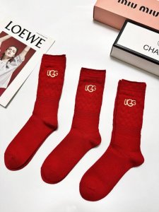 配包装 DDD 一盒3双 DDD Ugg 经典字母 Logo刺绣羊毛 混纺中筒袜 ！超级软糯亲肤！ DDD Ins爆款！专柜在售Ing 好看到爆炸 ！超高品质！