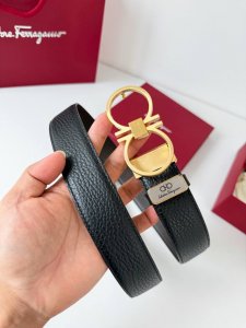 品名：菲拉格慕.Ferrgamo腰带 皮带 原单 型号：挂扣，纯铜材质经典挂扣，实物拍摄，头层牛皮 材料：百分百头层牛皮，保证真皮。纯铜材质，真空电镀永不掉色，