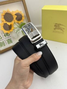 品名：巴宝莉 自动带 材质：原单牛皮腰带 百分百头层牛皮腰带保证真皮，24K纯钢扣，专柜原单品质、做工精细，时尚大牌，送人自用首选 包装： 请认准如图专柜包装赠