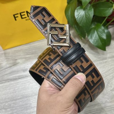 图片包装+10 Fendl 芬迪 专柜同款 宽40Mm 标志造型宽皮带。钉扣式带扣。棕色小牛皮制成。印有浮雕手绘黑色与棕色 Ff 图案。镀金表面金属制品，品质保