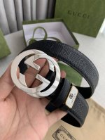 品名：古奇.Gu...Cci原单 型号： 挂扣，头层牛皮，实物拍摄 材料：头层牛皮，保证真皮。24K纯钢扣专柜同等质量， 原版针孔面大花，原版皮底，银扣，送人自