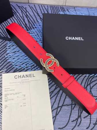 宽度3.0Cm Chanel 香奈儿 此腰带柔软的进口小牛皮金 银色方钻金属钢扣。 - 点击图像关闭