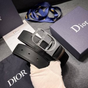 Dior迪奥 宽3.5Cm 新款 男士腰间实用与点缀腰带，进口头层牛皮转动金属扣，低调有品质高奢大气 双面使用