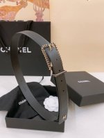 特 Chanel 扭麻花针扣 新设计翻皮针扣搭配进口胎牛皮腰带. 手感柔软 质感十足 尾巴Cc金属点缀 宽度3.0Cm