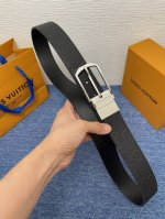 Louis Vuitton驴牌 ：经典原单品质，新款荔枝纹原版平纹底，搭配原单精品针扣，精工制作，细节看图，实物拍摄，高端奢华，宽度3.5Cm