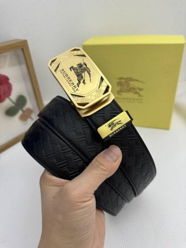 品名：巴宝莉 自动带 材质：原单牛皮腰带 百分百头层牛皮腰带保证真皮，24K纯钢扣，专柜原单品质、做工精细，时尚大牌，送人自用首选 包装： 请认准如图专柜包装赠