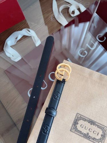 Gucci 表面头层小牛皮 宽度2.0Cm 专柜新版Logo横标，原版进口南非皮底，精品双G铜扣 高端品质，不惧对比。