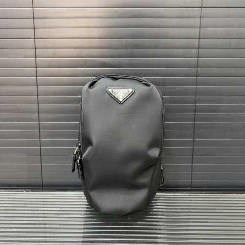 Prada 普拉达 帆布尼龙布胸包 斜挎单肩包 实物拍摄 原厂原版面料 配送防尘袋28 X 17Cm。