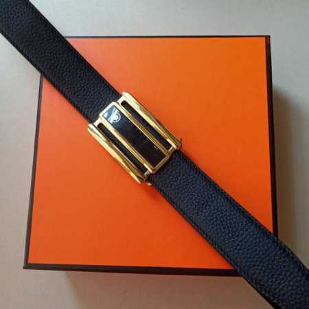 品牌:万宝龙 价格:特 尺寸:带宽34Mm 正品尺寸 五金材质:专柜精品扣，真空电镀，工艺精细 带身材质:天然头层牛皮.质感十足 - 点击图像关闭