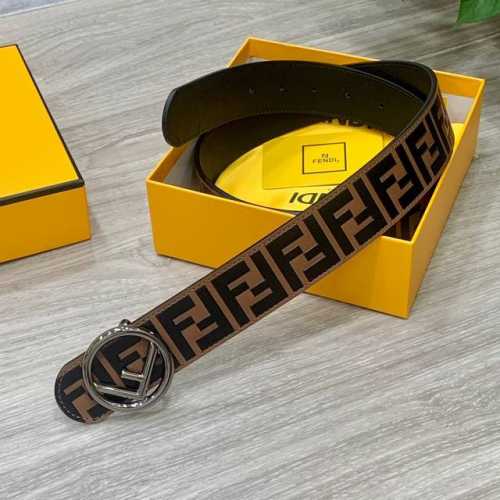 Fendl 芬迪 专柜同款 宽40Mm 标志造型宽皮带。钉扣式带扣。棕色小牛皮制成。印有浮雕手绘黑色与棕色 Ff 图案。镀金表面金属制品，品质保证。