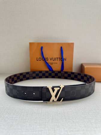 特 本款 4.0宽lv Initiales 双面腰带聚焦品牌经典 Damier 格纹，以 Damier Graphite 帆布和 Damier Infini 皮 - 点击图像关闭