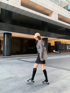 爆款回货 DDD 配包装 DDD 一盒一双 DDD Chanel 香奈儿 经典双C 字母Logo 纯棉长筒袜 小腿袜 DDD Ins爆款！专柜在售Ing 好看到