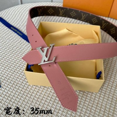特P170 寬： 35Mm 精品原單品質 寬度35Mm 專櫃編碼M9935 驢牌首推情侶款式 經典純黑或亮麗粉色二色可選 百搭時尚