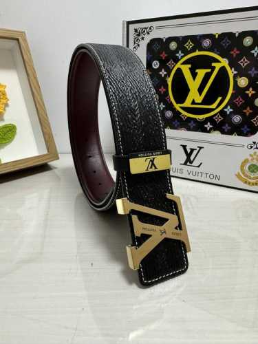 品名：Lv..路易..威登 材质：原单牛皮腰带 百分百头层牛皮腰带保证真皮，24K纯钢扣，专柜原单品质、做工精细，时尚大牌，送人自用首选 包装： 请认准如图专柜