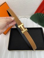 品牌 爱马仕 描述 采用高级真皮精制而成，触感厚实，饰以商标带扣。腰带为意大利尺寸，请在购买前参阅腰带尺寸指南. 铜扣金属配件黑色皮革，采用环保工艺制作而成商标