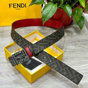 fendi 芬迪 专柜同款 宽4.0Cm 双环正反用腰带 Ff按钉搭扣 红色Cuoio Romano皮革材质 反面面料带有烟草黄和黑色Ff图案 四方金属饰面 时