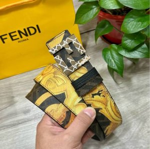 Fendi 芬迪 专柜同款 宽4.0Cm 双环正反用腰带 Ff按钉搭扣 黑色Cuoio Romano皮革材质 反面面料带有烟草黄和黑色Ff图案 四方金属饰面 时