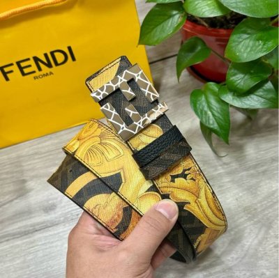 Fendi 芬迪 专柜同款 宽4.0Cm 双环正反用腰带 Ff按钉搭扣 黑色Cuoio Romano皮革材质 反面面料带有烟草黄和黑色Ff图案 四方金属饰面 时