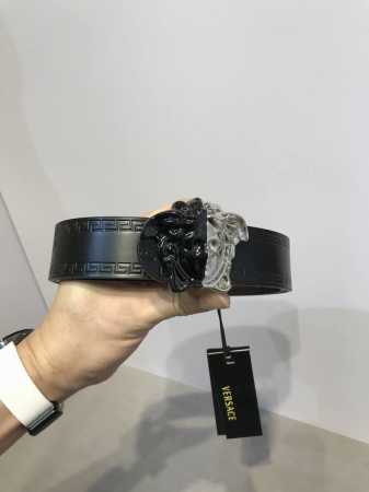 配送专柜包装 打孔针 专柜同款、实拍专柜官网，尺寸:宽38Mm，原版立体半脸间色美人头扣 ，极富设计美感 ，双面采用进口原版小牛皮压花，彰显个性，清晰美观，皮质 - 点击图像关闭