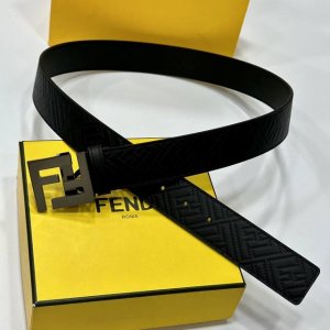 Fendl 芬迪 专柜同款 宽40Mm双面原版小牛皮 搭配单钌钯电镀扣 完美的手感.油边 出众的设计.风格 高贵奢华 时尚大方 高清实拍 货真价实 品质保证