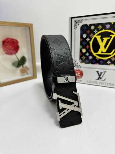 品名：Lv..路易..威登 材质：原单牛皮腰带 百分百头层牛皮腰带保证真皮，24K纯钢扣，专柜原单品质、做工精细，时尚大牌，送人自用首选 包装： 请认准如图专柜
