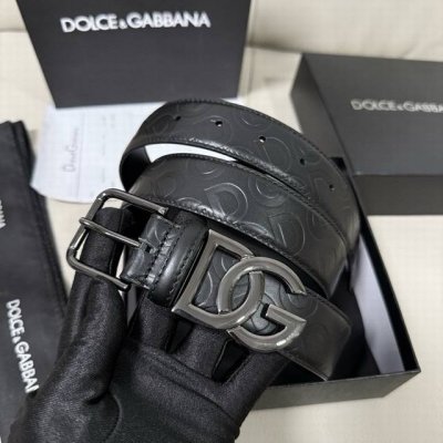 Dg，宽3.5Cm 杜嘉班纳 新款 压花小牛皮简约百搭腰带，Dolce&Gabbana Milano 针扣标牌装饰别具一格。