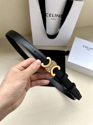宽度2.5Cm Celine Triomphe中号光滑进口牛皮革腰带 头层牛皮 中腰 宽度1英寸 2.5厘米 Triomphe 配领扣带扣 编号：45Ak93A