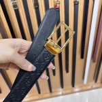万宝龙顶级质量，新款男士腰带 小牛皮皮带 专柜同步新款商务休闲款上班族最爱双面调节使用宽度3.5Cm