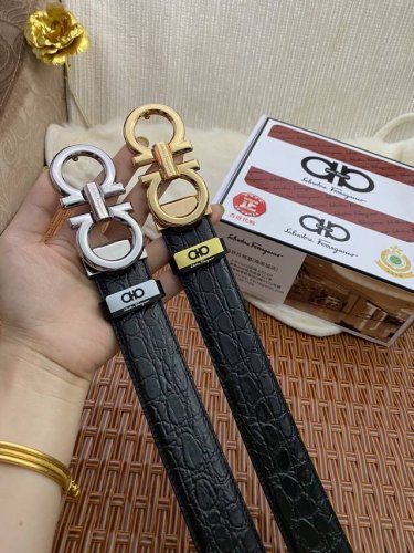 品名：菲拉格幕 原单皮带 材质：原单牛皮腰带 百分百头层牛皮腰带保证真皮，24K纯钢扣，专柜原单品质、做工精细，时尚大牌，送人自用首选 包装： 请认准如图专柜包