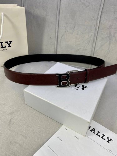 Bally 巴利 荔枝纹双面头层牛皮皮带，配有金 银 B 字母扣头该皮带可调节，且能根据需要剪裁质量保证达到修身效果