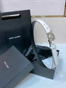 Salnt.Laurent.Paris. Y S L复古铜扣. 简单百搭！双面头层小牛皮 手感柔软细腻 2.4Cm