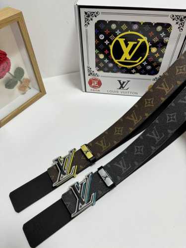 品名：Lv..路易..威登 材质：原单牛皮腰带 百分百头层牛皮腰带保证真皮，24K纯钢扣，专柜原单品质、做工精细，时尚大牌，送人自用首选 包装： 请认准如图专柜