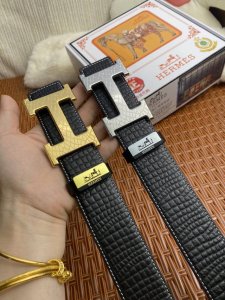 品名：爱马仕.HermèS 原单 材质：原单牛皮腰带 百分百头层牛皮腰带保证真皮，24K纯钢扣，专柜原单品质、做工精细，时尚大牌，送人自用首选 包装： 请认准如