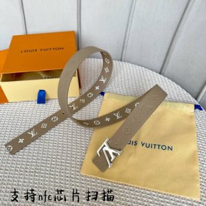 特P180 寬30Mm 驢家2023最新出品，雙面進口Logo小牛皮 一面純色壓印標誌性圖案 一面彩色絲印圖案 搭配經典字母亮面扣 雙面可用 百搭時尚