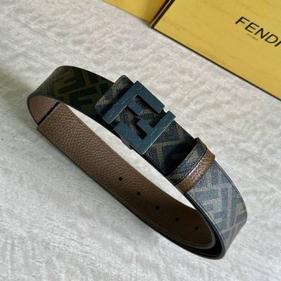 Fendi 芬迪 专柜同款 宽4.0Cm 双环正反用腰带 Ff按钉搭扣 咖啡色Cuoio Romano皮革材质 反面面料带有烟草黄和黑色Ff图案 四方金属饰面