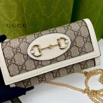 Guccl 6880颜色 棕 白尺寸 19*10.5*3.5Gucci 新款1955 马鞍扣Woc现货独家拍摄，手机. 卡. 口红. 钥匙...必带小物件一包搞