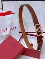 特 VALENTINO GARAVANI VLOGO SIGNATURE 可双面佩戴水钻 亮面小牛皮腰带 -VLOGO SIGNATURE搭扣，饰以施华洛世奇钻