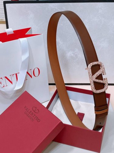 特 VALENTINO GARAVANI VLOGO SIGNATURE 可双面佩戴水钻 亮面小牛皮腰带 -VLOGO SIGNATURE搭扣，饰以施华洛世奇钻