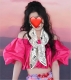 高版本 香奈儿 5号香水瓶 香奶奶永远都是比较经典 一条印有5号香水瓶跟四叶草交织图案巧妙搭配 简直太美了 爱藏于深处 尽显趣致设计 这款方巾采用 ，女士们必备