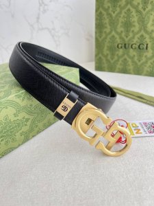 品名：古奇.Gu...Cci腰带自动带皮带 型号：自动扣，纯钢材质自动扣，自动带身，尾部外穿款 材料：百分百头层牛皮，保证真皮。24K纯钢扣专柜同等质量， 双面
