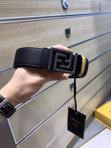 配送专柜包装 打孔针 特 新款 Fd 宽40Mm 标志造型宽皮带，联名钉扣式带扣，范家原版进3D打印花绘 印有浮雕间色Ff 图案，支持Nfc 芯片 ，镀金表面金
