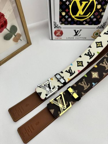 品名：Lv..路易..威登原单 材质：原单牛皮腰带 百分百头层牛皮腰带保证真皮，24K纯钢扣，专柜原单品质、做工精细，时尚大牌，送人自用首选包装： 请认准如图专