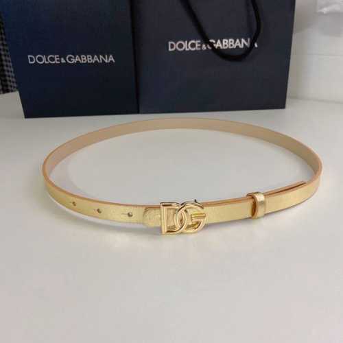 D&G 杜嘉 班纳双面小牛皮腰带，缀以电镀金属 Dg 徽标搭扣。简约百搭，精品宽度1.5Cm，